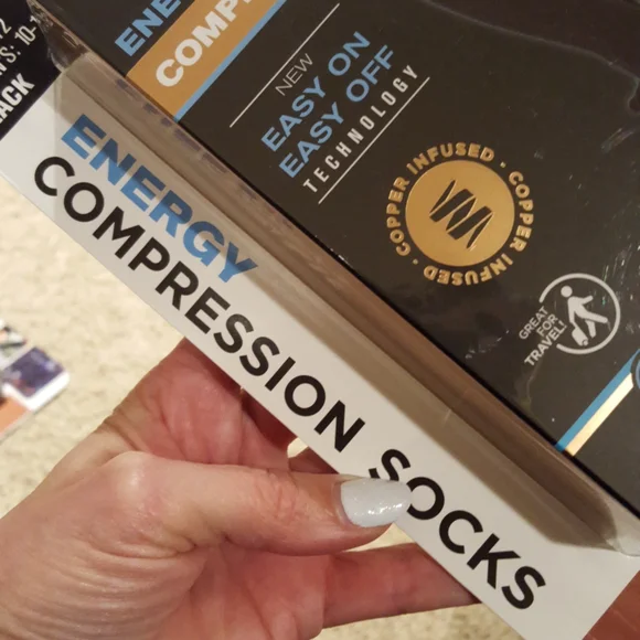 CCO FLASH SALE DISCOUNTED SHIPPIN✔NIB Copper Fit 2 pack energy compression socks - Picture 3 of 5